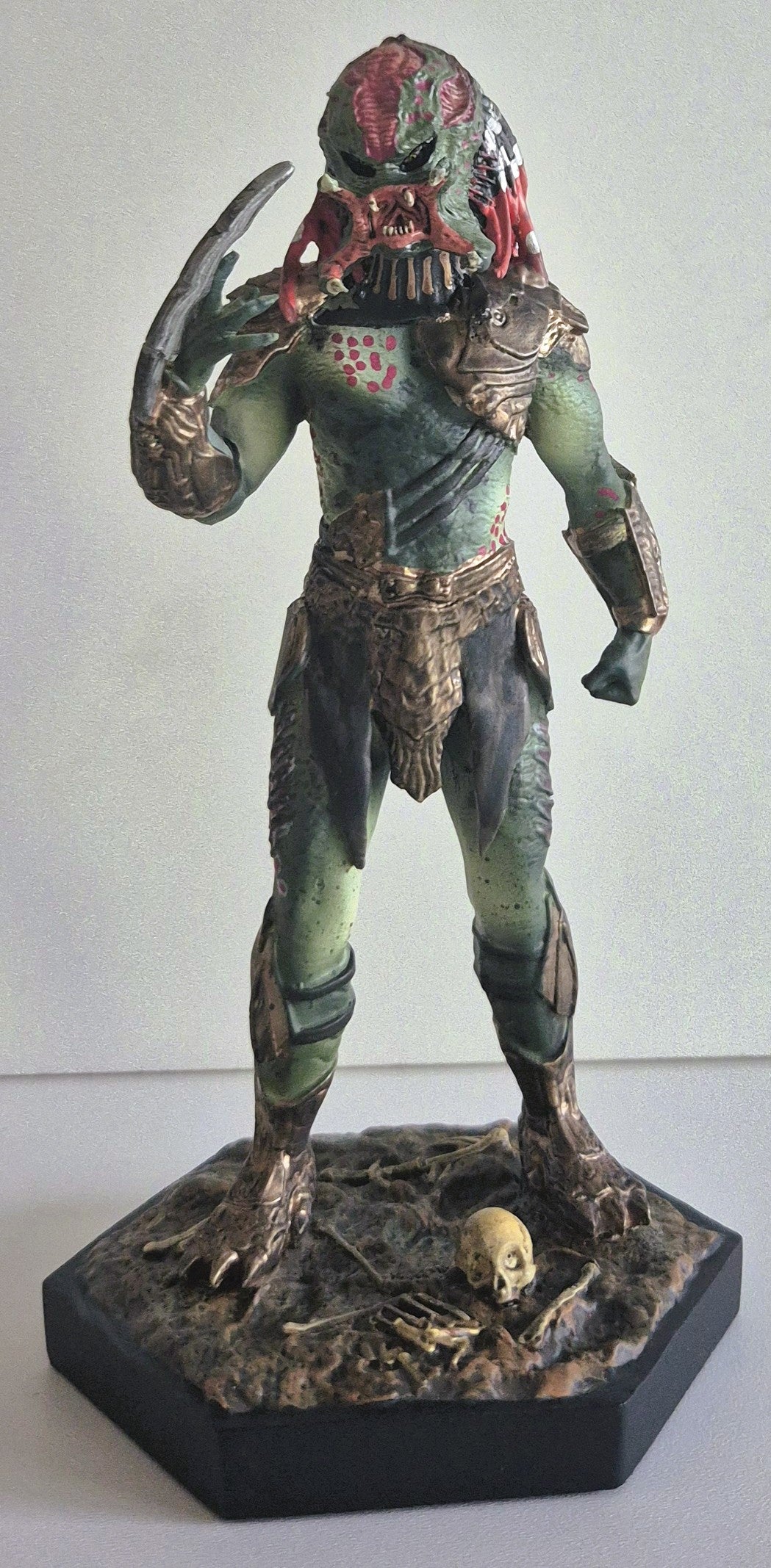 Predators Berseker Predator™ Figurine